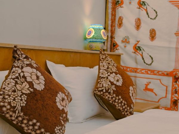 Delux Swiss Tent (3)